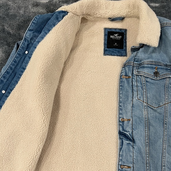 Men’s Hollister Denim Fur Lined Jacket - Picture 2 of 4